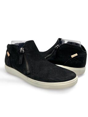 Ecco Soft 7 Black Nubuck Low Cut Zip Sneaker Booties US Size 8.5